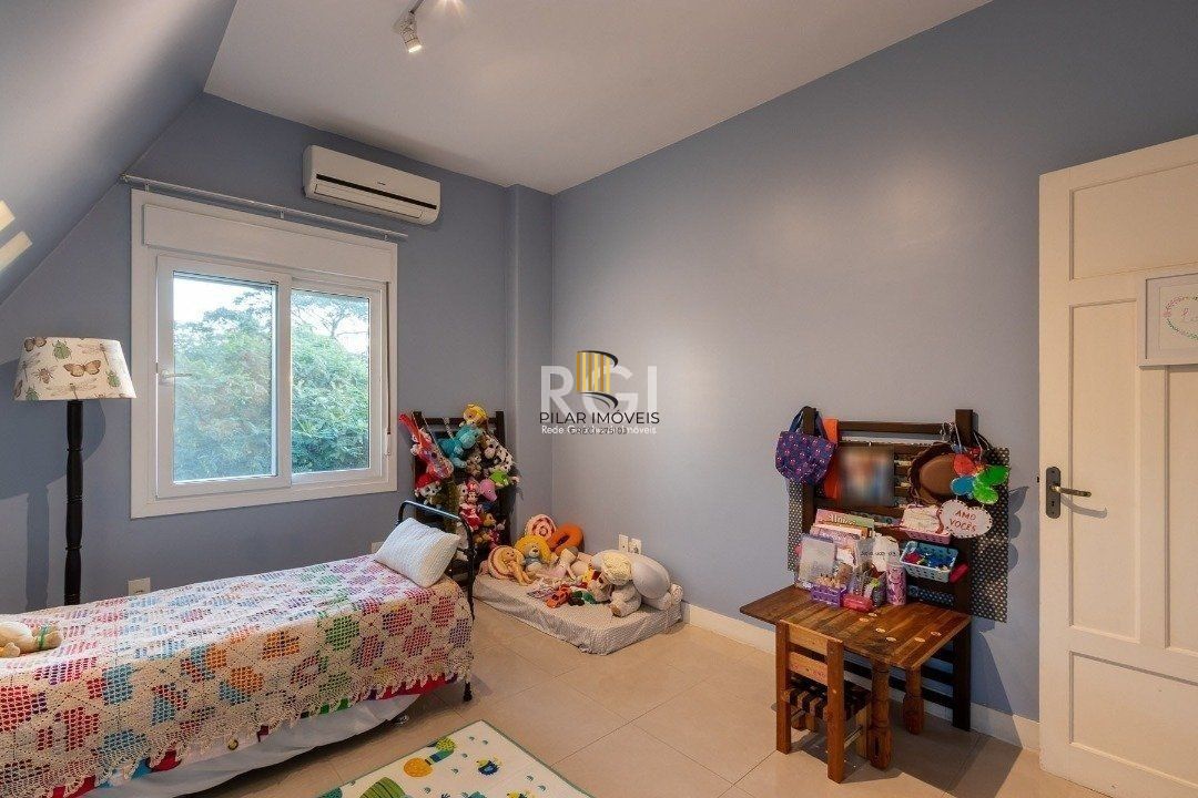 Casa para Venda - 200m², 3 dormitórios, sendo 1 suites, 2 vagas - Vila Assunção