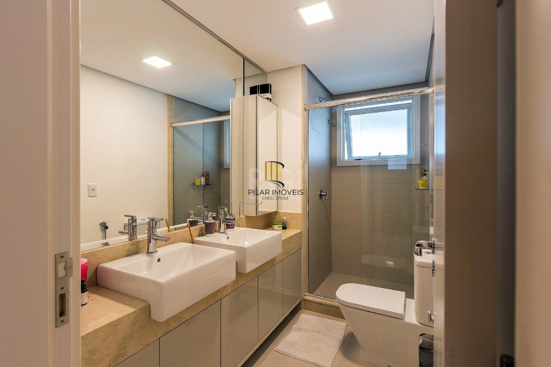 Cobertura para Venda - 319.17m², 3 dormitórios, sendo 3 suites, 4 vagas - Cristal