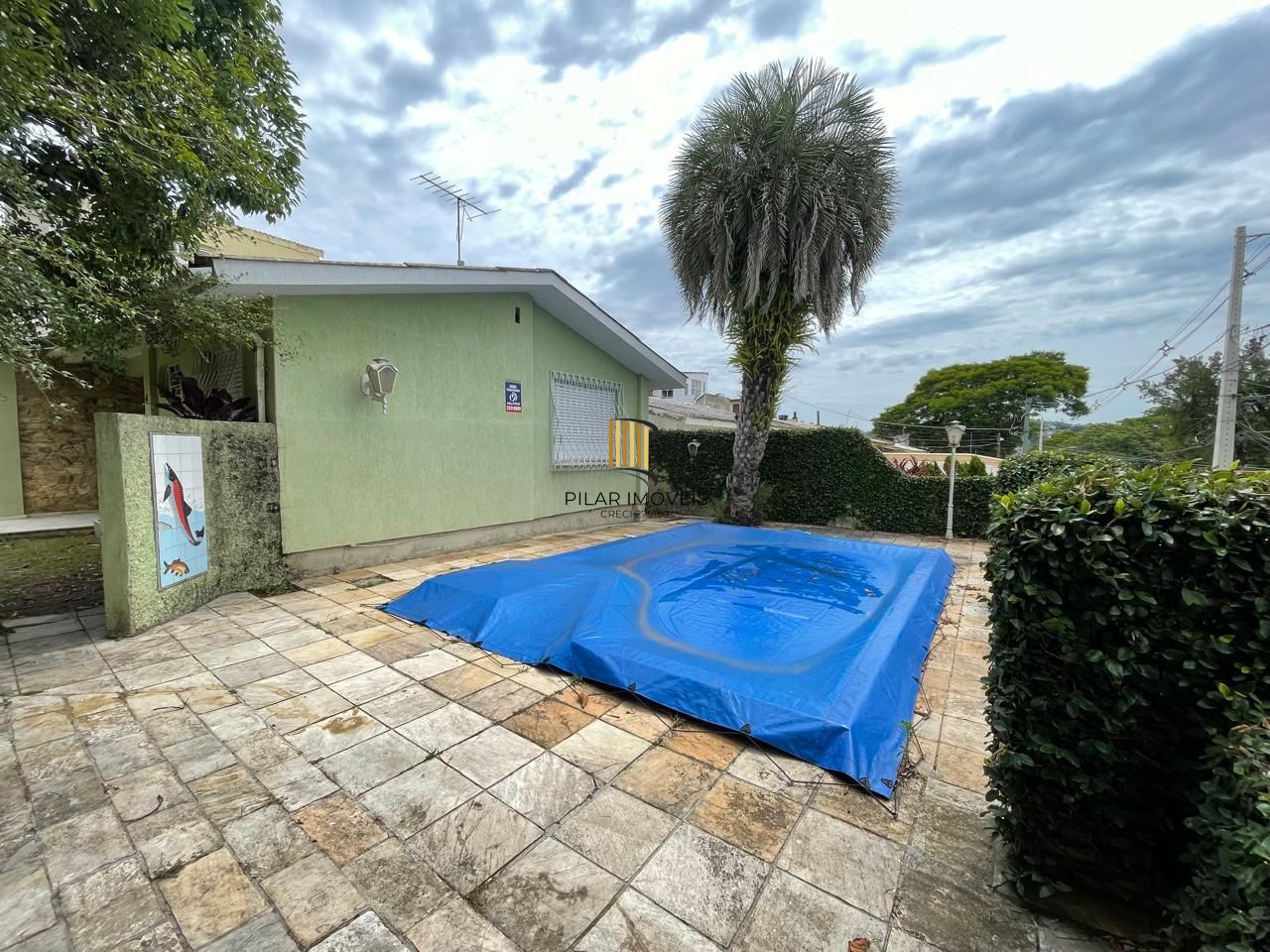 Casa 03 dormitórios,  287m² privativos Bairro Santa Tereza!