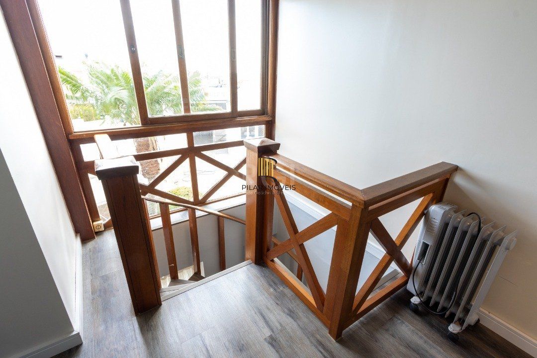 Casa de Condomínio 6 dormitórios no bairro Nonoai