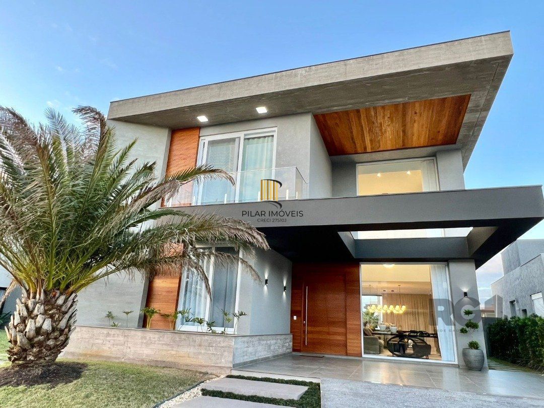 Casa de Condomínio 4 dormitórios no bairro Centro