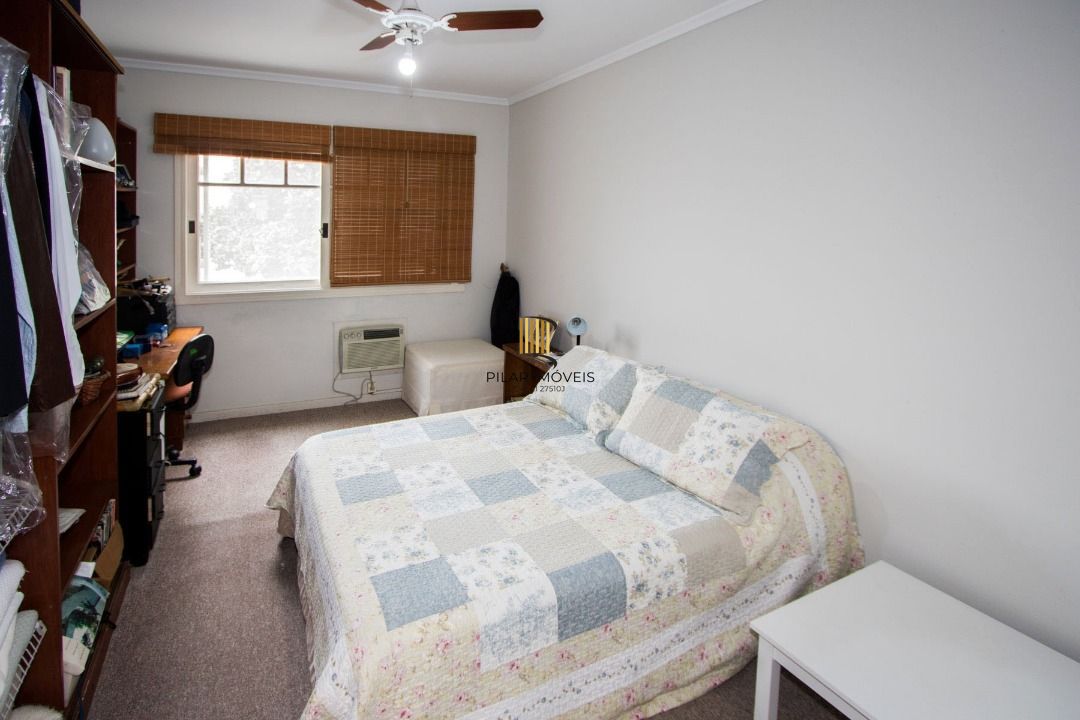 Casa para Venda - 489m², 4 dormitórios, sendo 2 suites, 3 vagas - Cristal