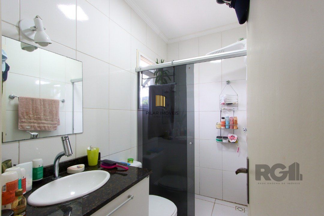 Casa 2 dormitórios no bairro Hípica