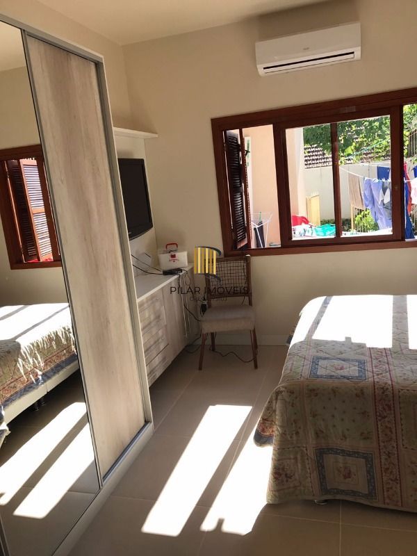 Casa para Venda - 160m², 3 dormitórios, sendo 1 suites, 3 vagas - Tristeza