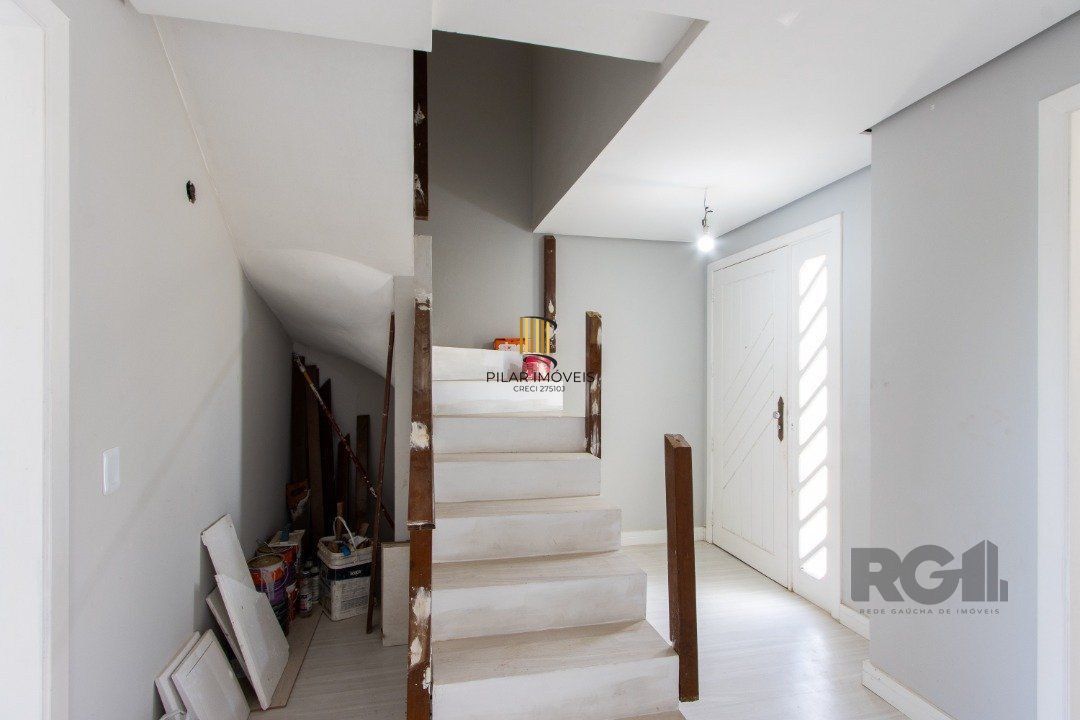 Sobrado novo,  4 quartos (1 suite), 440m² privativos - Bairro Guarujá