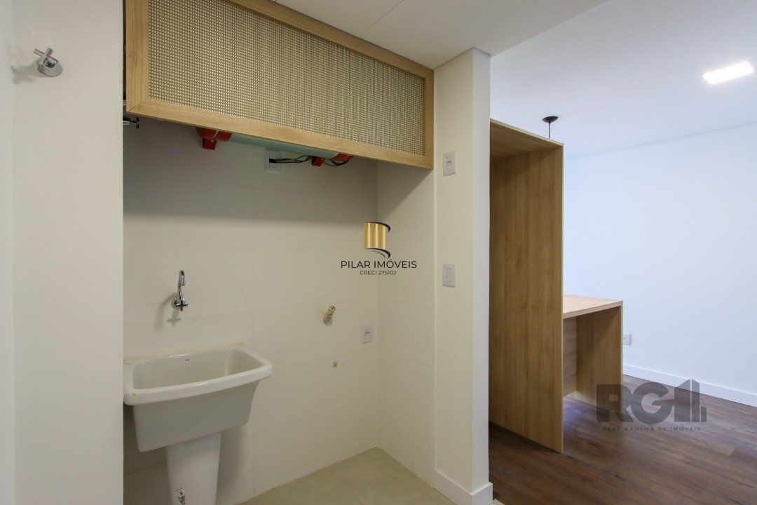 Apartamento em Porto Alegre no Bairro Petrópolis, de 1 quarto, semi mobiliado.