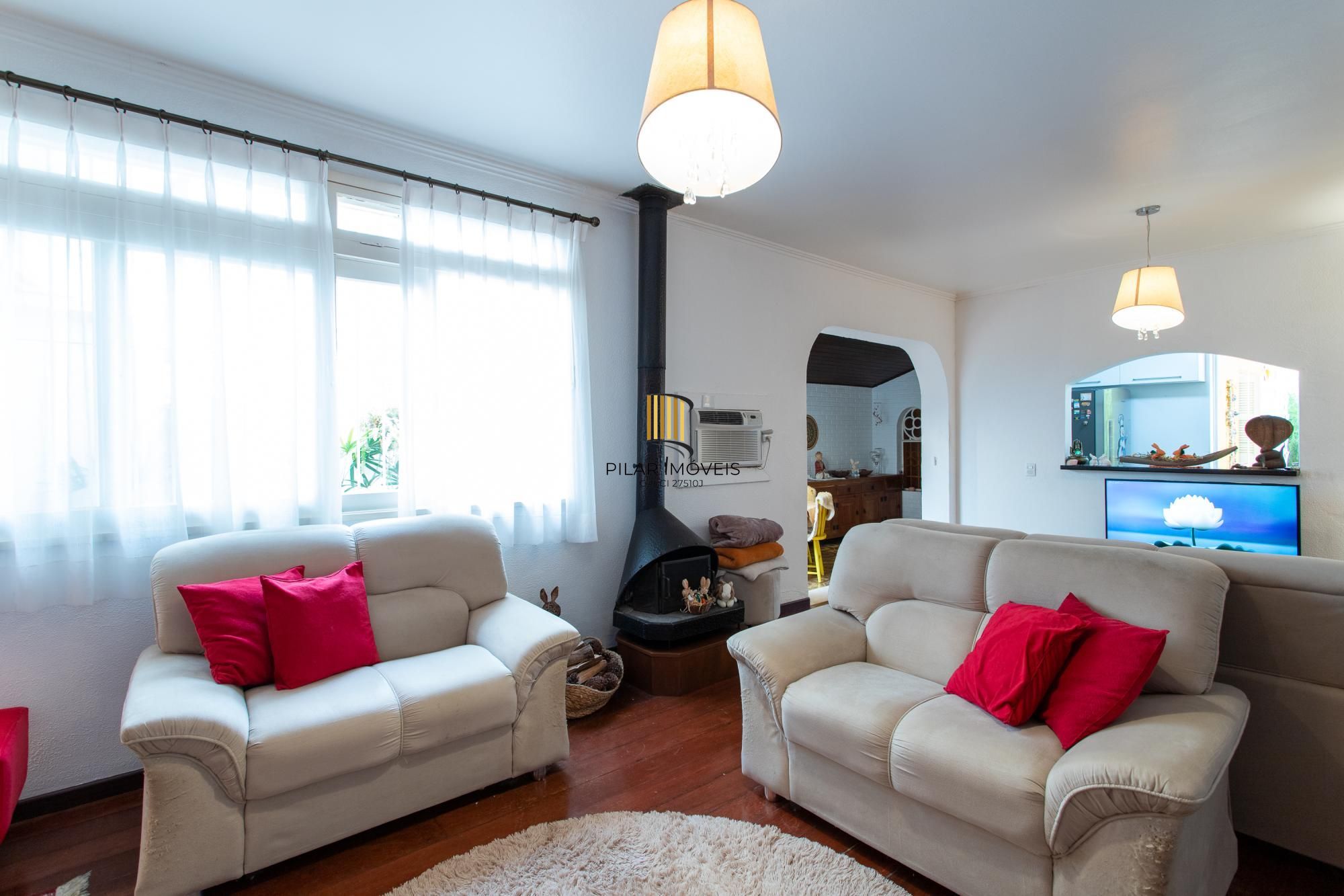 Casa 5 dormitórios no bairro Vila Assunção