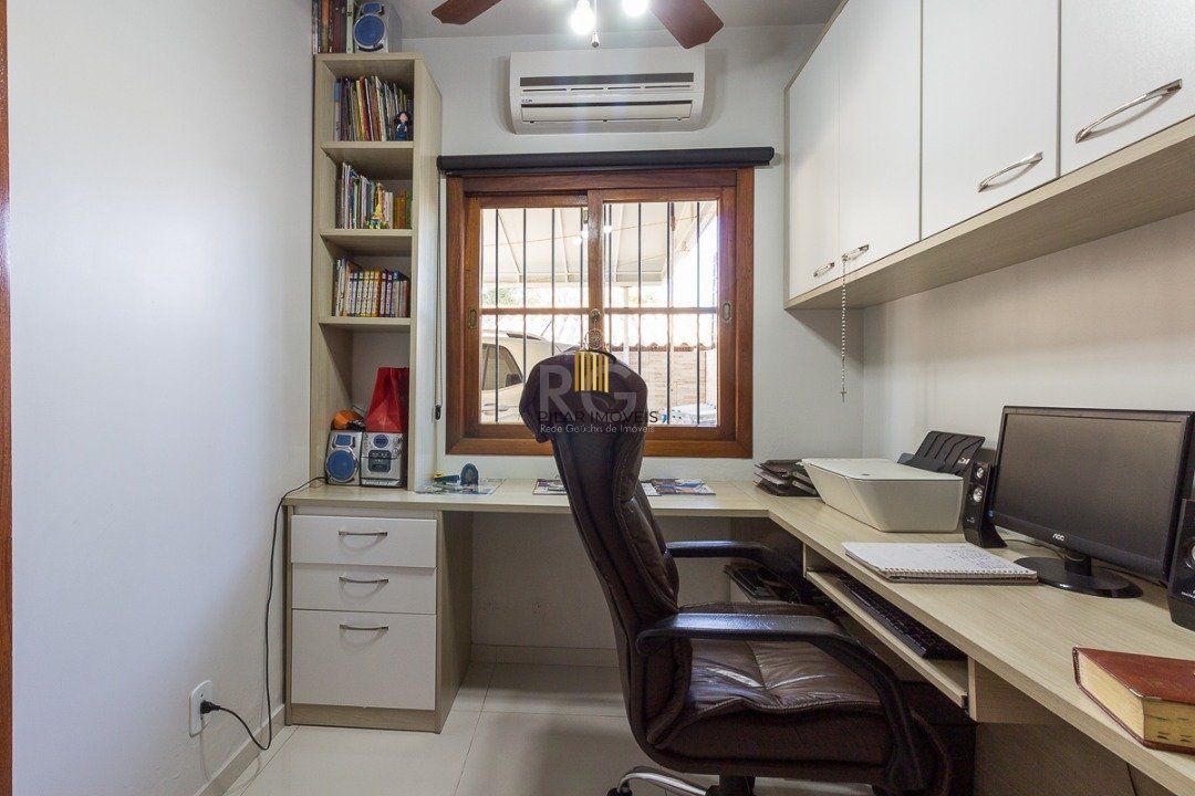 Casa Condominio para Venda - 191m², 3 dormitórios, sendo 1 suites, 2 vagas - Tristeza