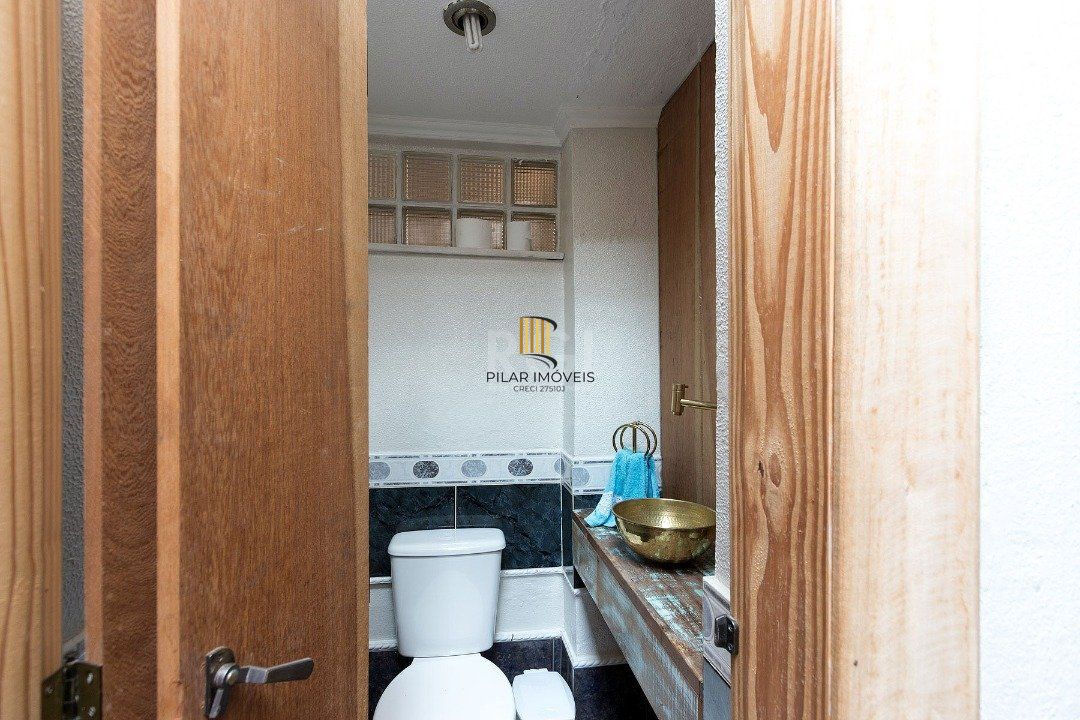 Casa para Venda - 320m², 5 dormitórios, sendo 2 suites, 3 vagas - Tristeza
