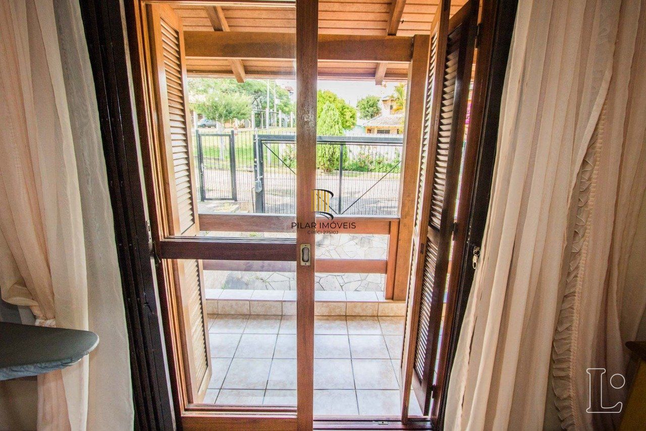 Casa para Venda com 3 dormitórios, sendo 1 suites, e 3 vagas no bairro Imperial Parque