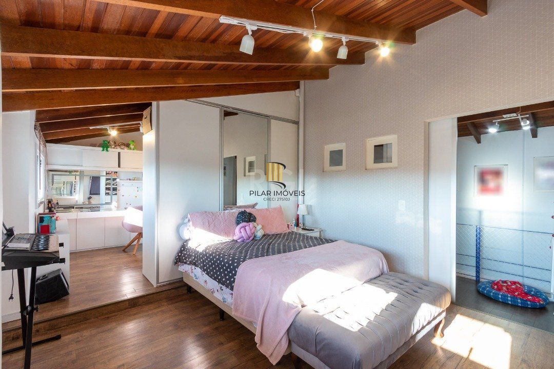 Casa Condominio para Venda - 240m², 4 dormitórios, sendo 1 suites, 2 vagas - Ipanema