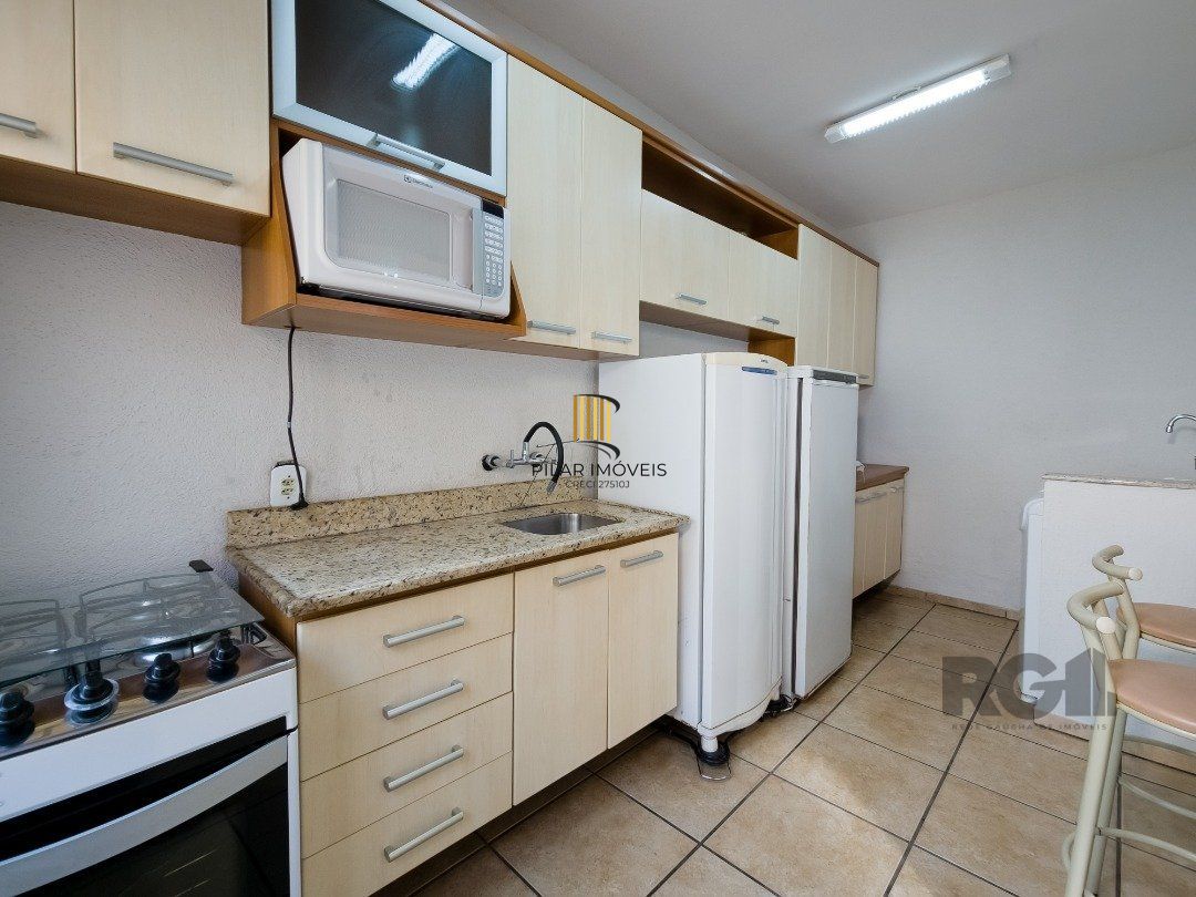 Casa 4 dormitórios no bairro Glória