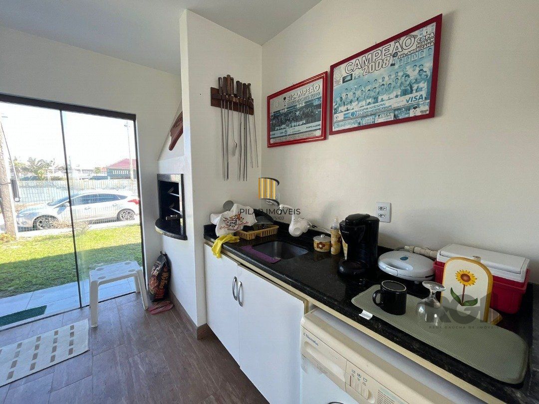 Casa 3 dormitórios no bairro Atlântida Sul