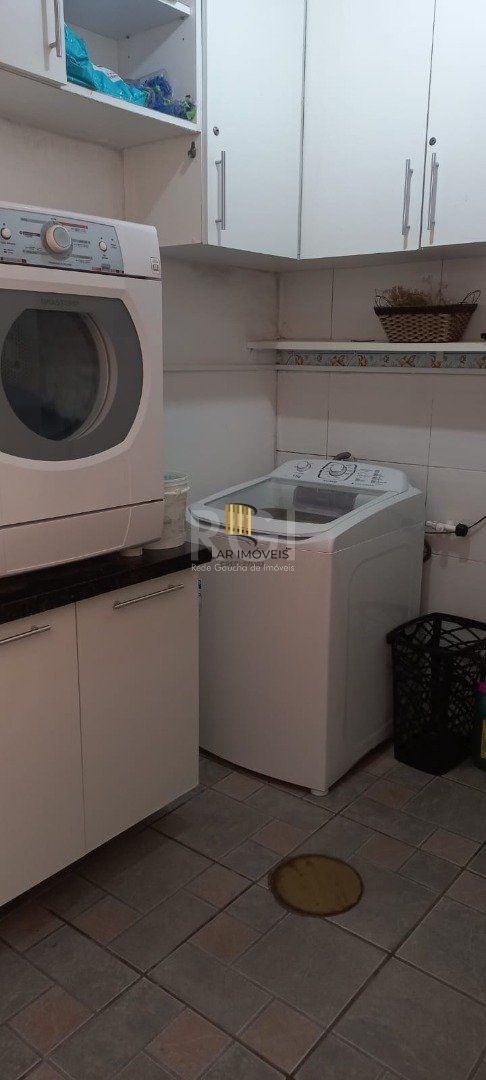 Casa 9 dormitórios no bairro Menino Deus