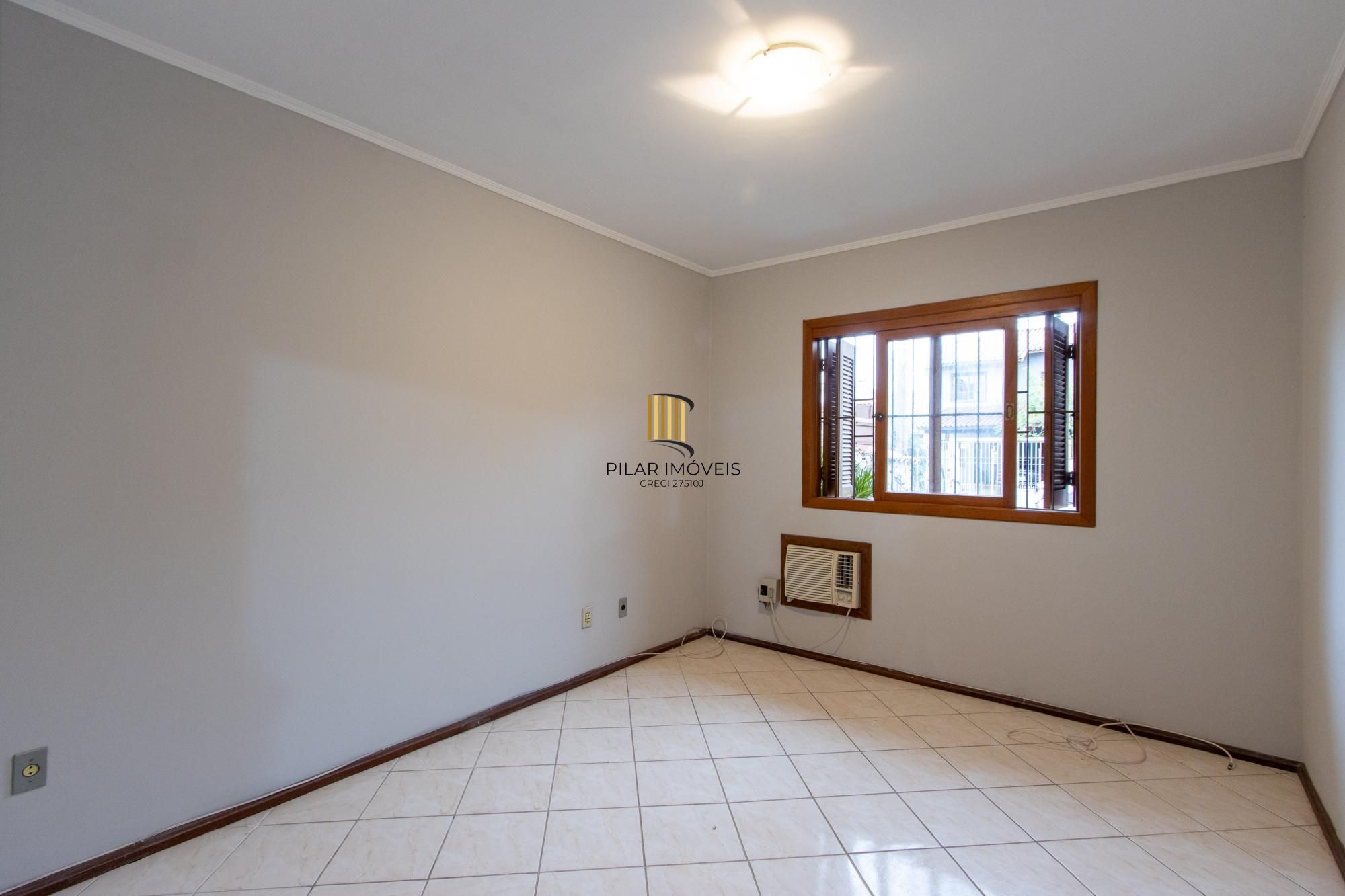 Casa térrea com 2 dormitórios I Bairro Hípica