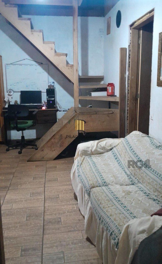 Casa 6 dormitórios no bairro Ponta Grossa