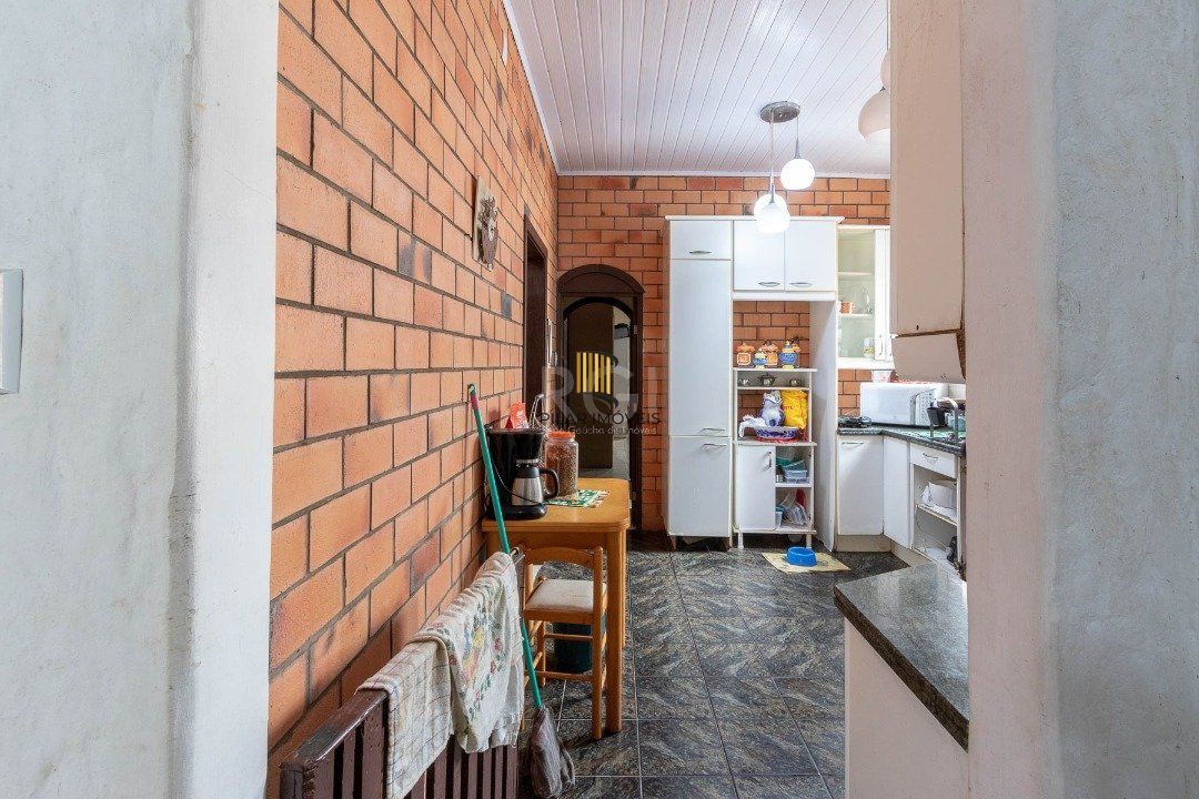 Casa para Venda - 380m², 3 dormitórios, sendo 1 suites, 3 vagas - Tristeza