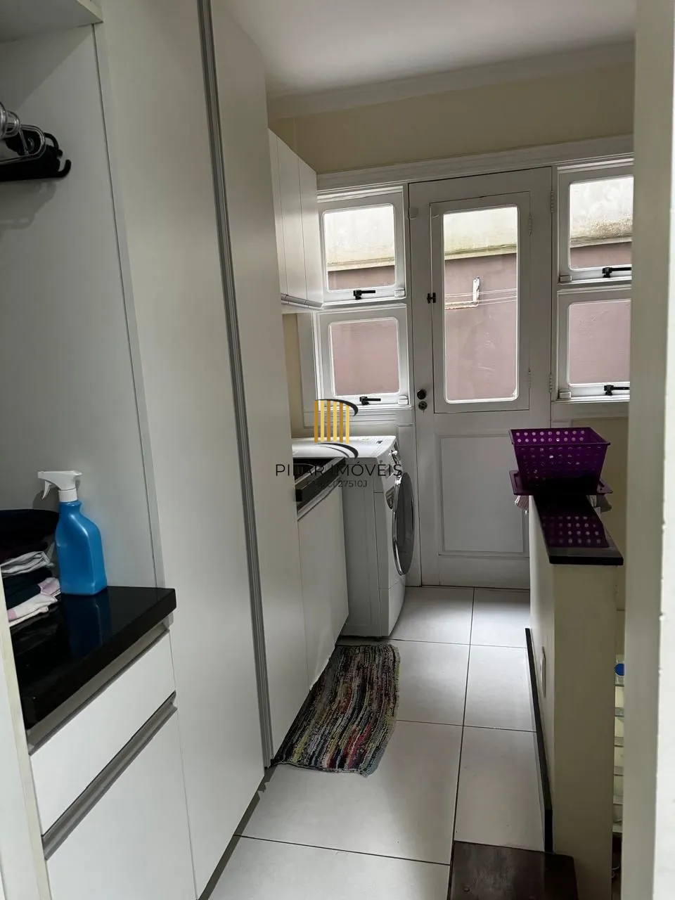 Casa 5 dormitórios no bairro Chácara das Pedras