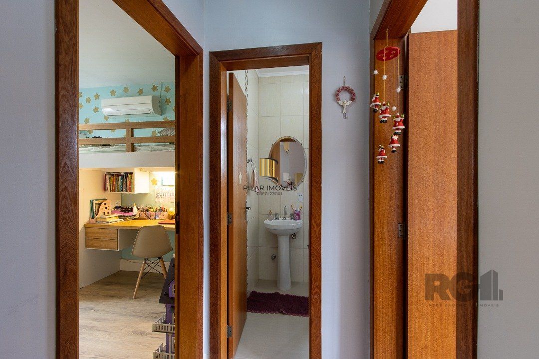 Casa para Venda - 132.55m², 3 dormitórios, sendo 1 suite, 5 vagas - Teresópolis