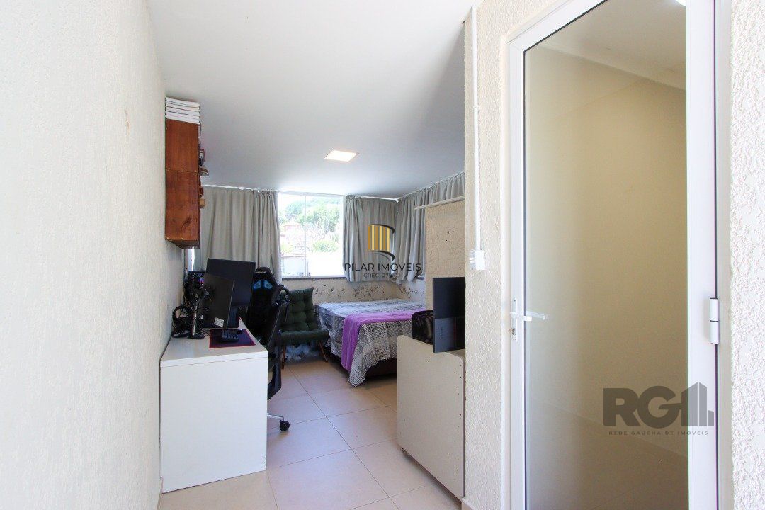 Ótima casa com 3dormitórios 1 suite no bairro Tristeza