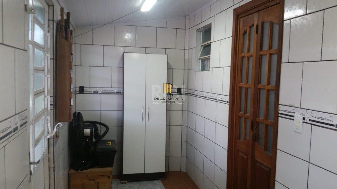 Casa para Venda - 70m², 2 dormitórios, 3 vagas - Ponta Grossa