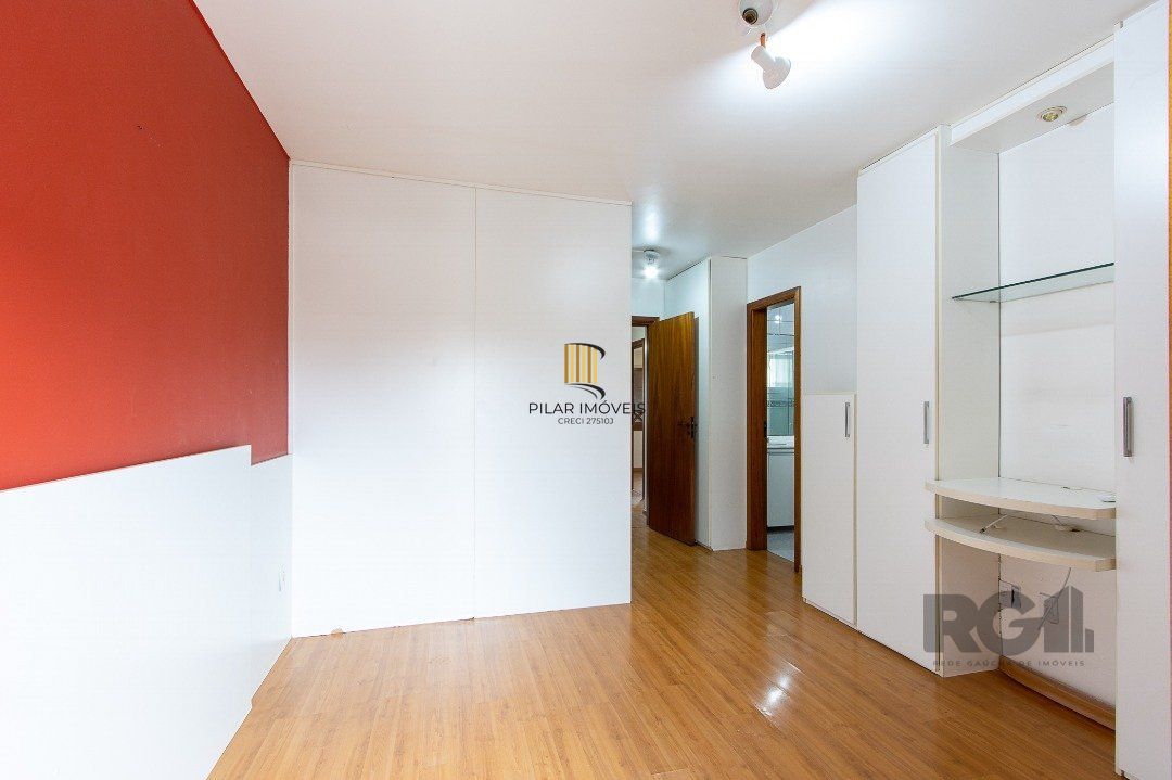 Casa de alvenaria, 3 dormitórios, 1 suíte e pátio com piscina, bairro Espírito Santo.