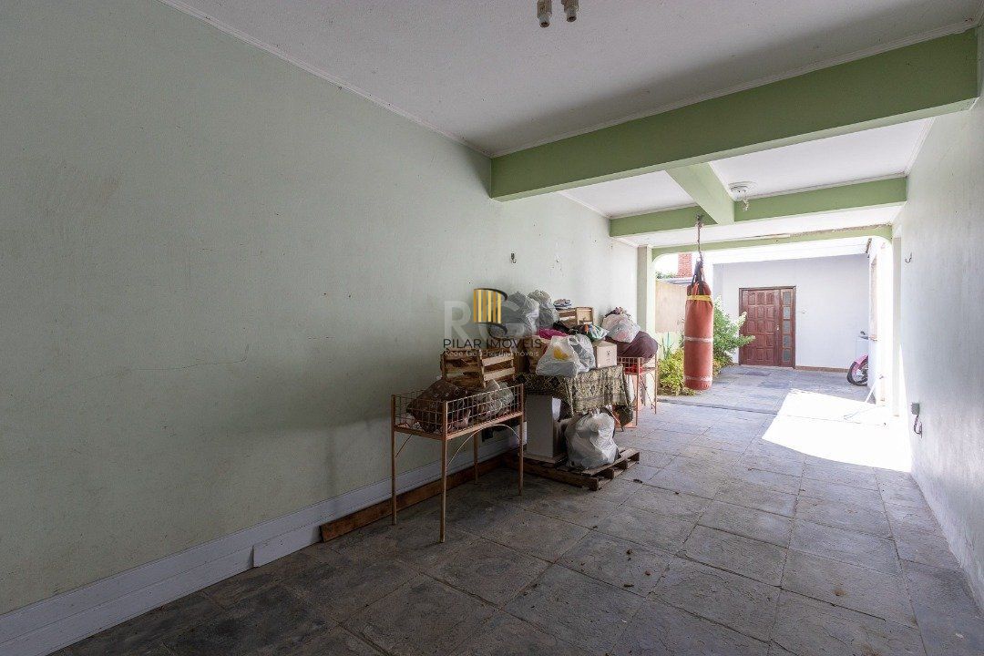 Casa para Venda - 280m², 3 dormitórios, sendo 1 suites, 2 vagas - Nonoai