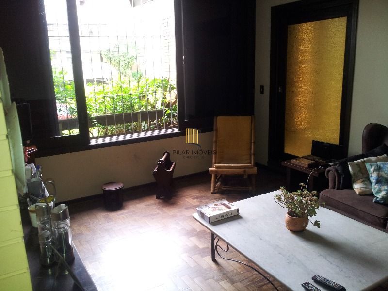 Casa para Venda - 400m², 3 dormitórios, sendo 1 suites, 2 vagas - Cristal