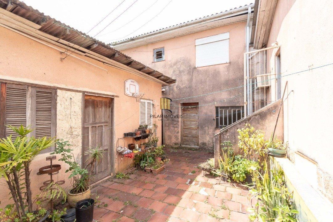 terreno com 605m², 11m de frente e 55m de frente a fundos.