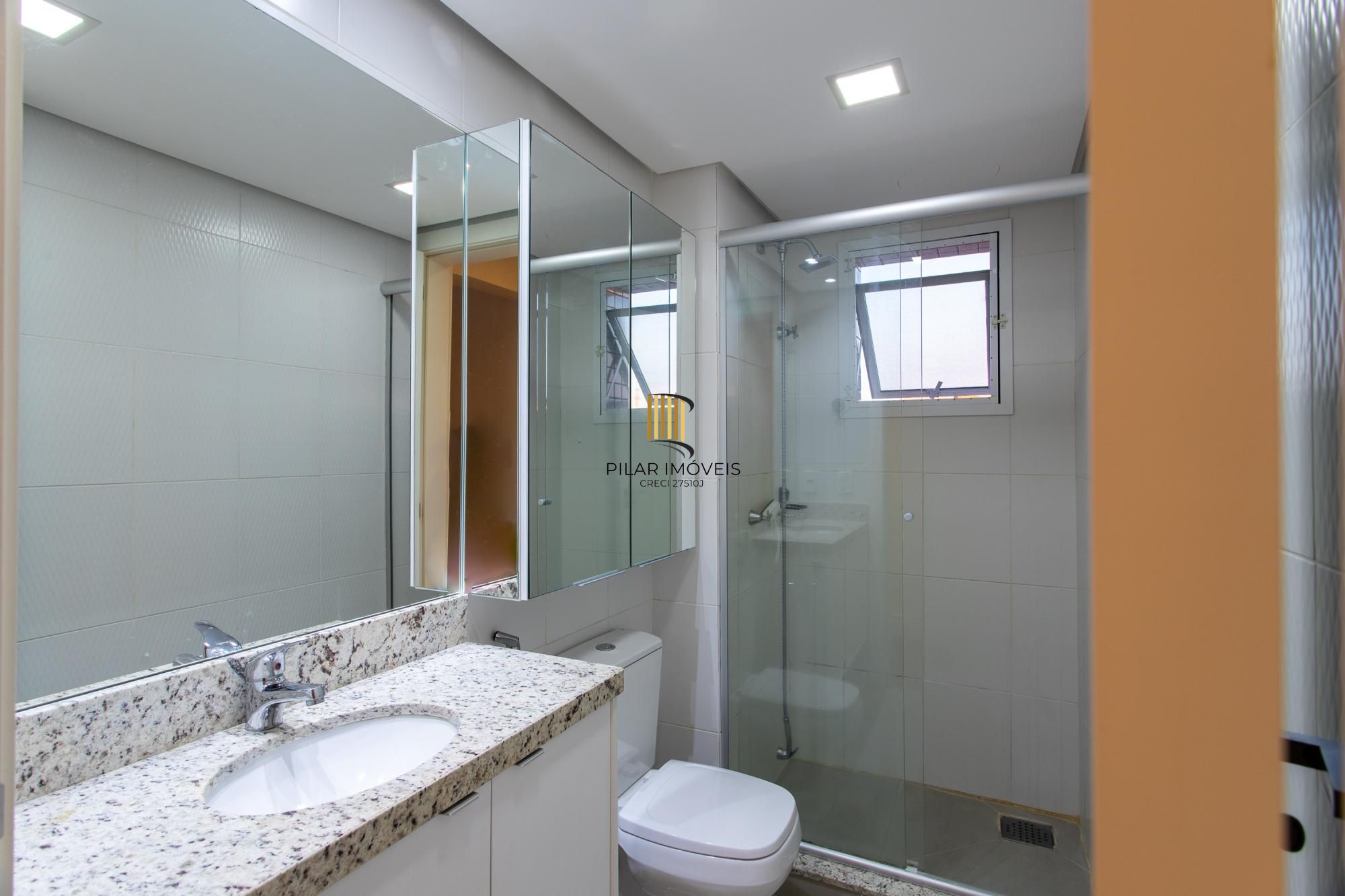 Excelente apartamento de 3 quartos, 1 suíte e 2 vagas de garagem cobertas.