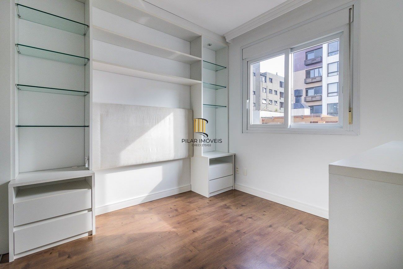 Apartamento 3 dormitórios, sendo 3 suítes e 2 vagas no Petropolis