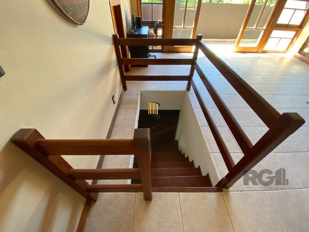Casa para Venda - 350m², 4 dormitórios, sendo 4 suites, 4 vagas - Tristeza