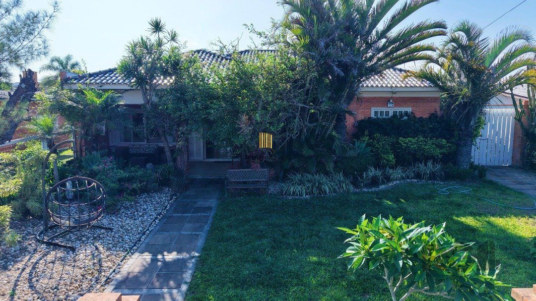 Casa 3 dormitórios no bairro Atlântida