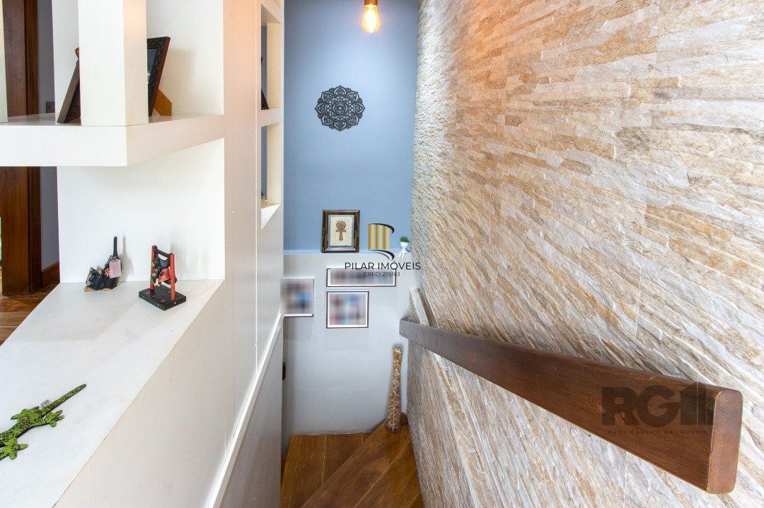Casa 3 dormitórios no bairro Medianeira