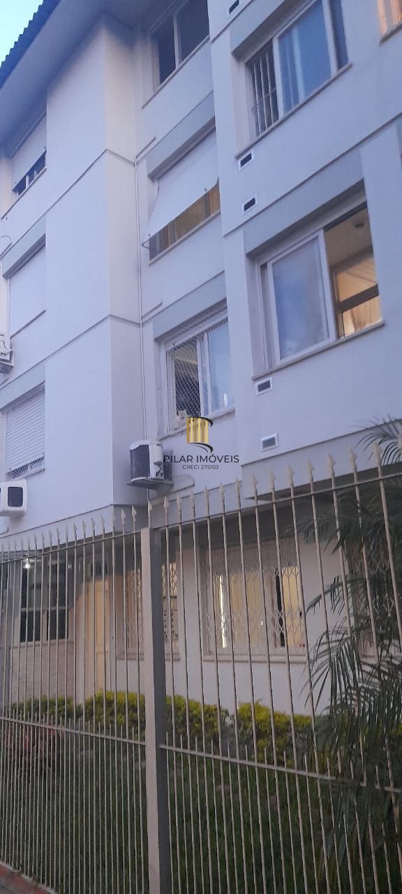 Apartamento desocupado 2 dormitorios + Peças
