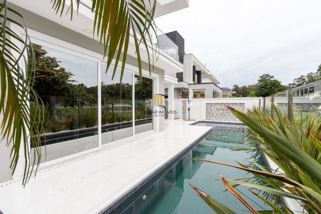 Casa Condominio para Venda - 239.3m², 3 dormitórios, sendo 2 suites, 6 vagas - Distrito Industrial