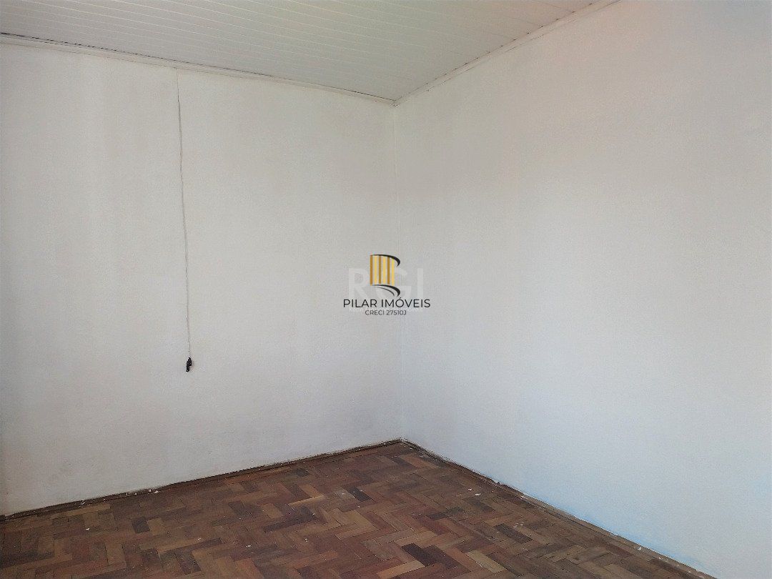 Casa para Venda - 81m², 2 dormitórios, 4 vagas - Vila Nova