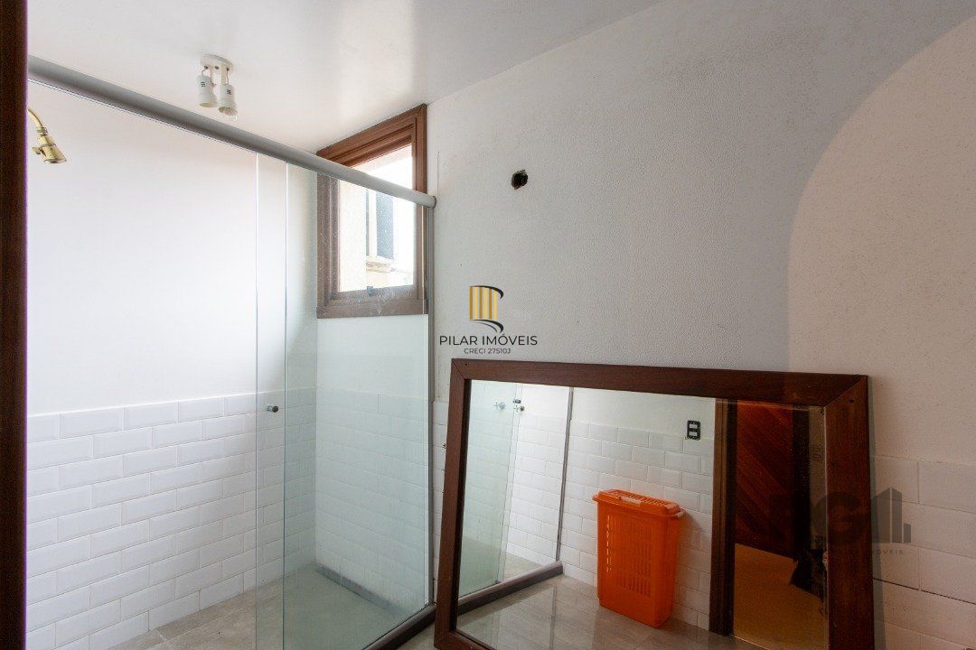 Casa para Venda - 645m², 4 dormitórios, sendo 4 suites, 11 vagas - Tristeza