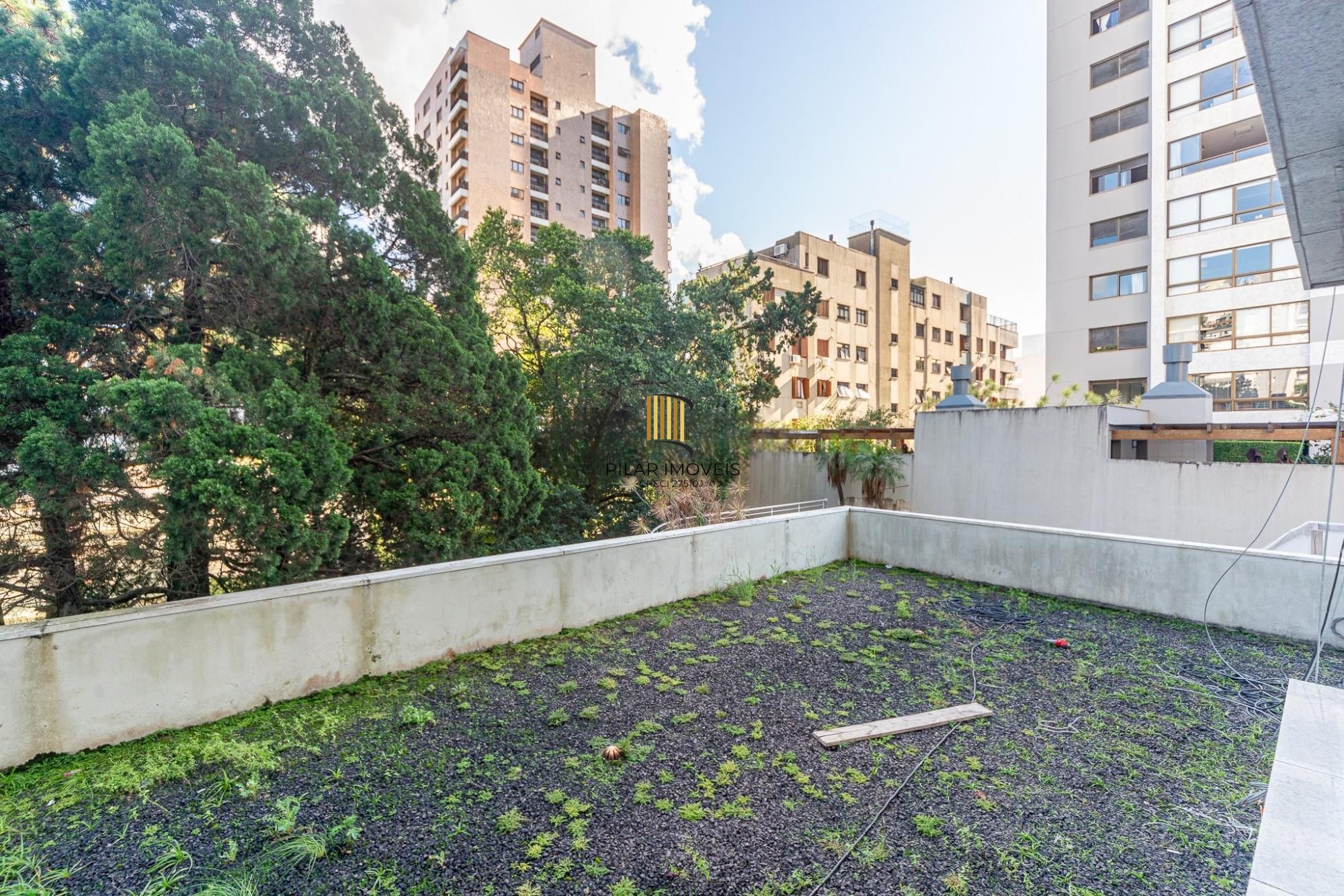 Apartamento 3 dormitórios, sendo 3 suítes e 2 vagas no Petropolis
