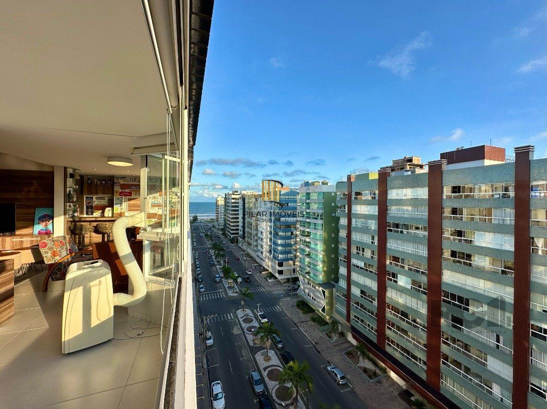   DE FRENTE PARA AVENIDA UBIRAJARA MOBILIADO, DECORADO E COM VISTA PARA O MAR 