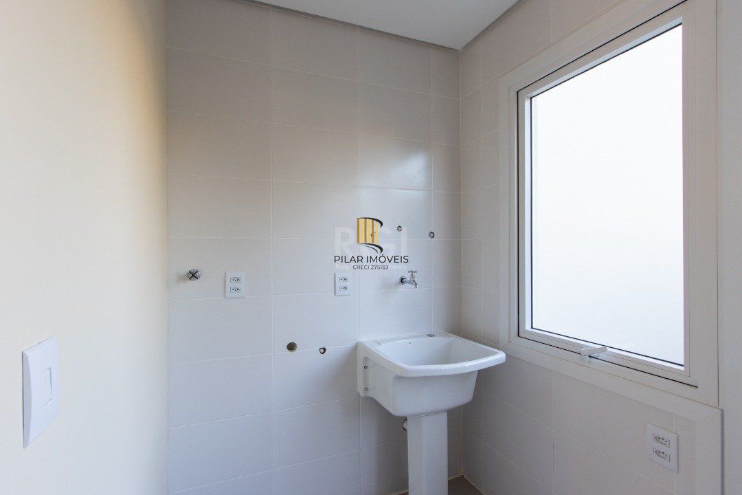 Casa 3 dormitórios no bairro Hípica