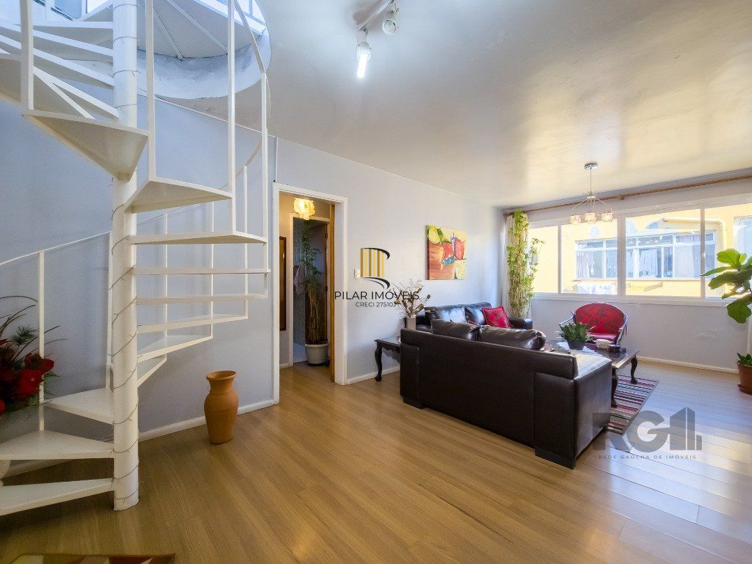 Cobertura, 2 quartos, 1 suite, dependência de empregada, 1 vaga de garagem, bairro Partenon