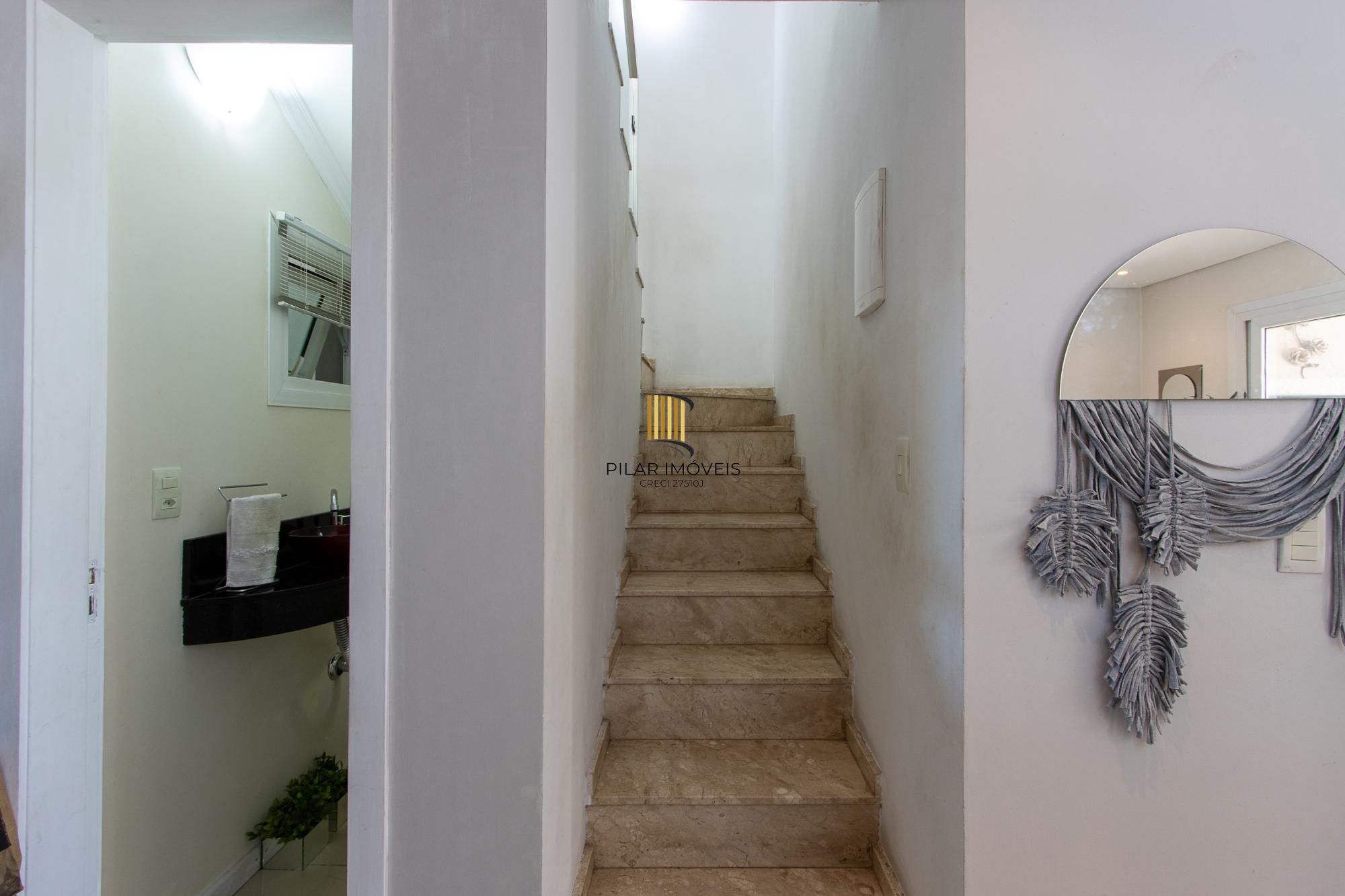 Casa com 3 dormitórios, suíte com closet e piscina no Condomínio Cinque Terre