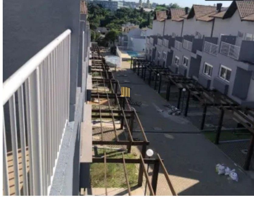 CASA EM CONDOMÍNIO COM  3 DORRMITÓRIOS