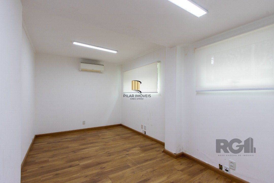 Excelente casa comercial com aproximadamente 300m² de área construída