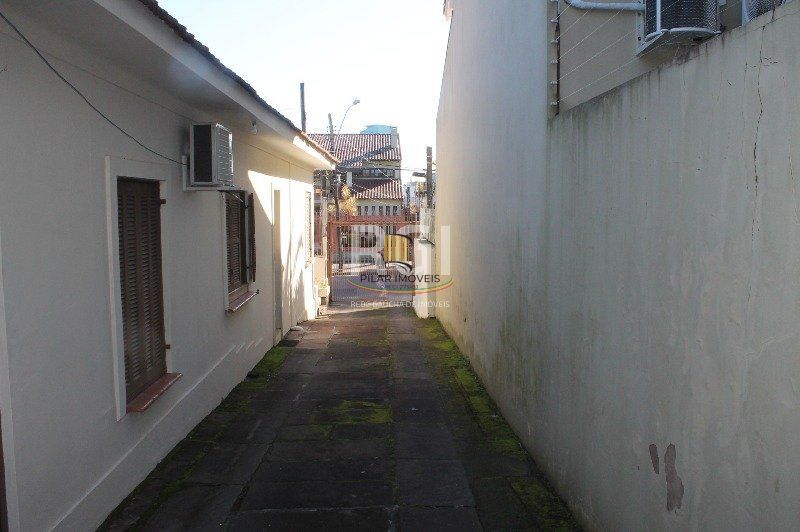 Casa para Venda - 220m², 4 dormitórios, 9 vagas - Cristal