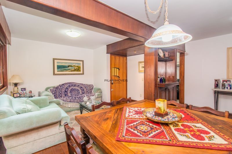 Cobertura Exclusiva com Vista Privilegiada no Coração do Bairro Moinhos de Vento