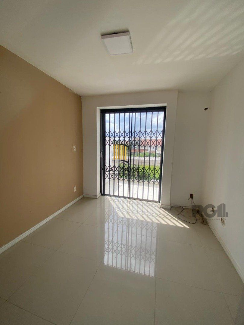 Casa 3 dormitórios no bairro Guarujá