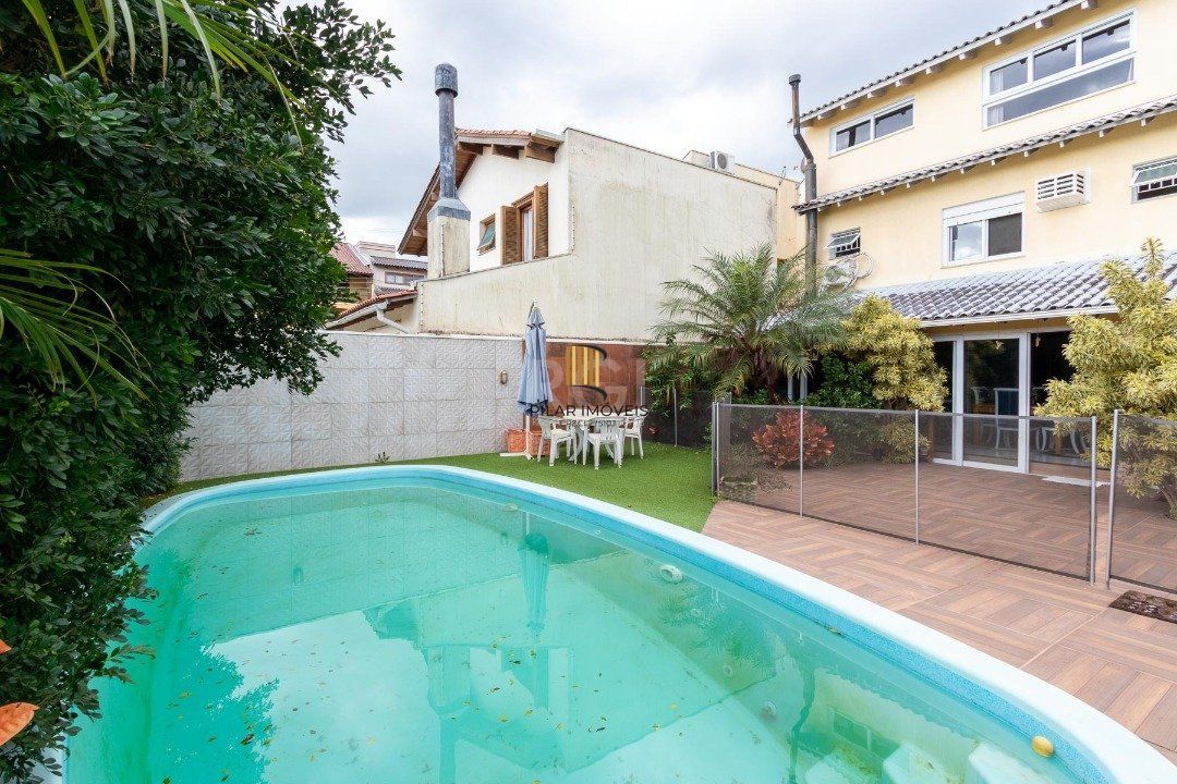 Casa para Venda - 342m², 3 dormitórios, sendo 2 suites, 2 vagas - Espírito Santo