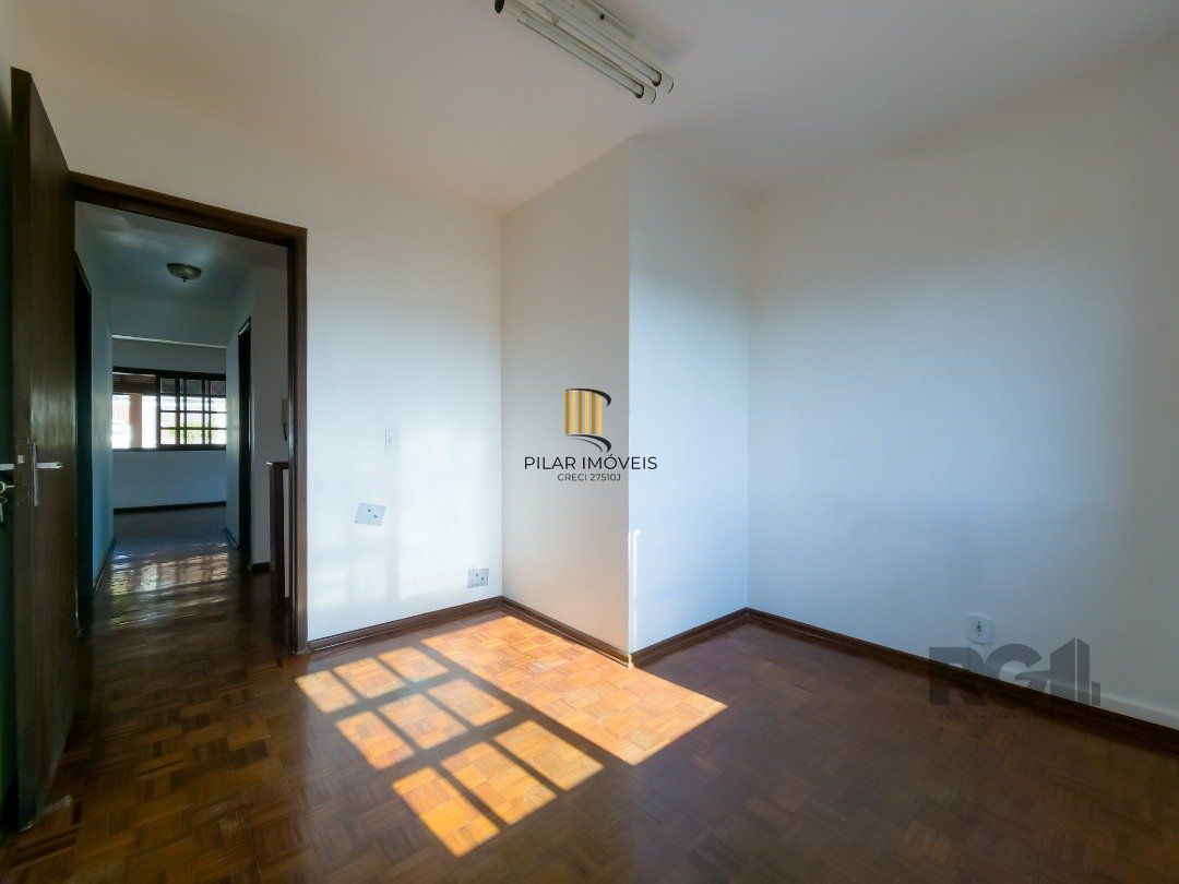 Casa 3 dormitórios no bairro Ipanema
